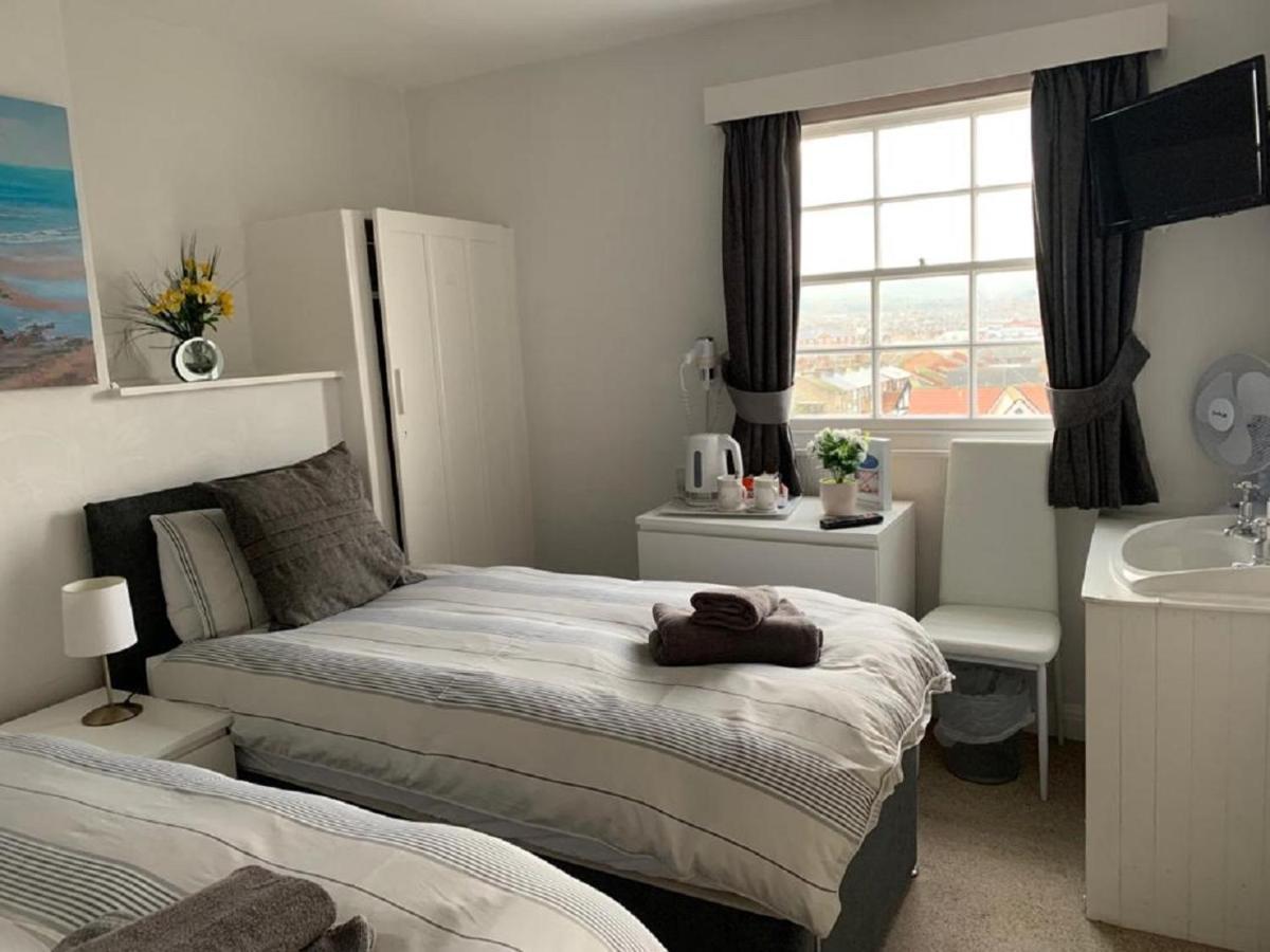 The Thoresby Scarborough Quarto foto