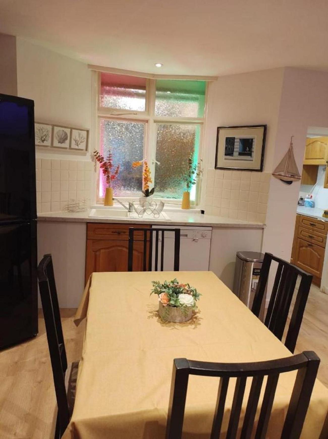 The Thoresby Scarborough Quarto foto