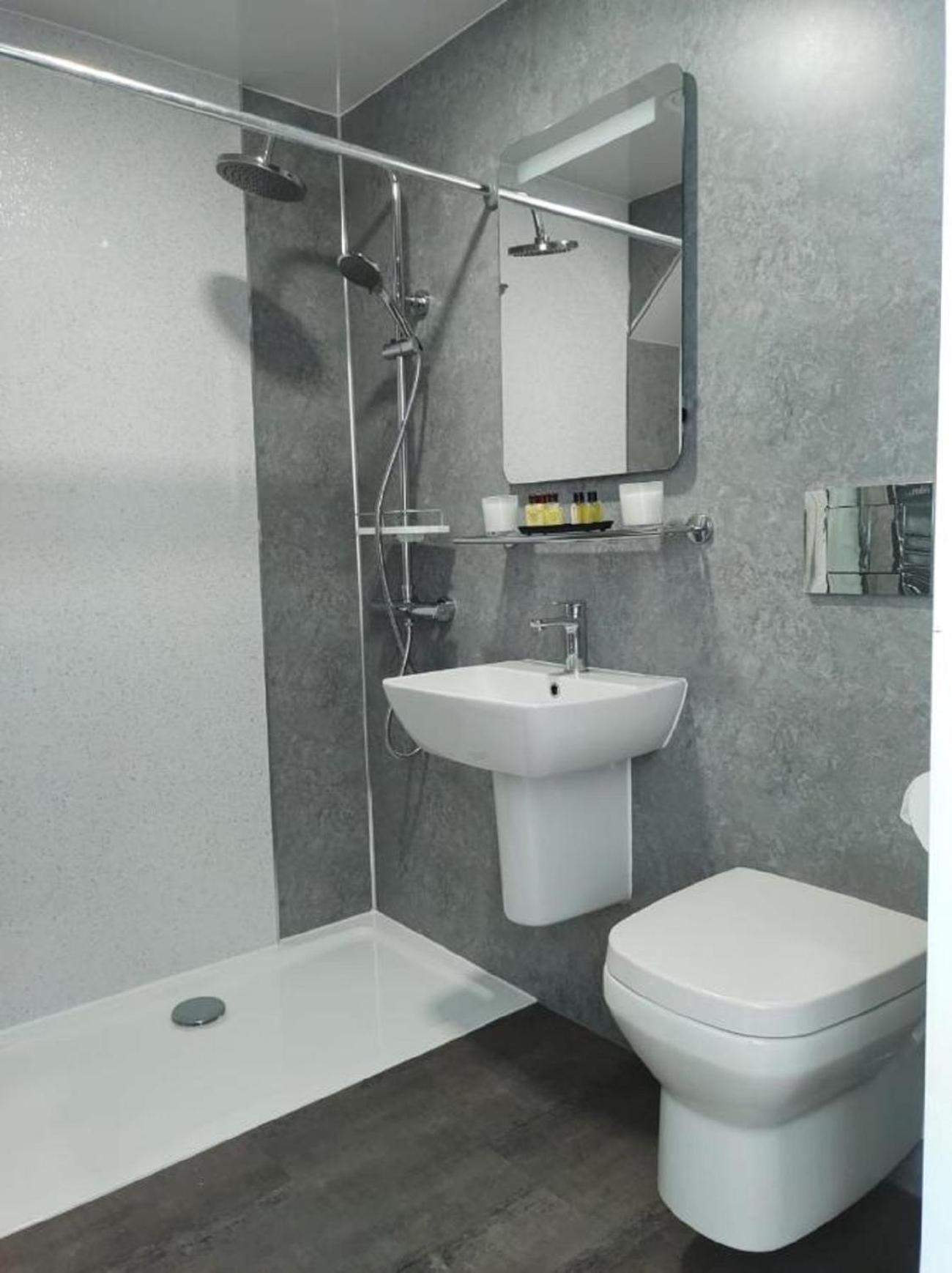The Thoresby Scarborough Quarto foto